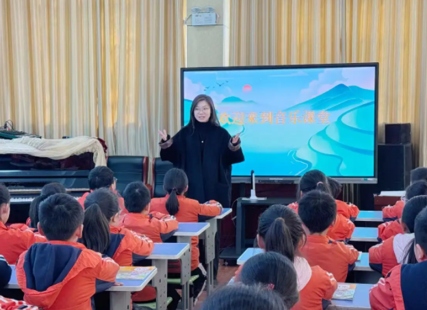 架起了家校社协同育人的云端桥梁让常识的传递打破地域界限 架起了家校社协同育人的云端桥梁让常识的传递打破地域界限