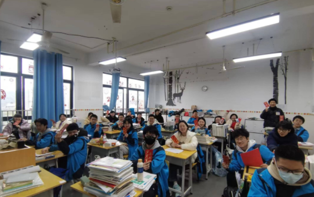 每一位师生的共同努力需要在日常的教育教学实践中不断积淀和升华