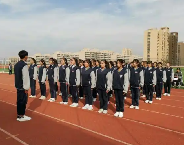 漫长陪伴将始终坚持以学生为中心持续夯实健康之基浸润健康之